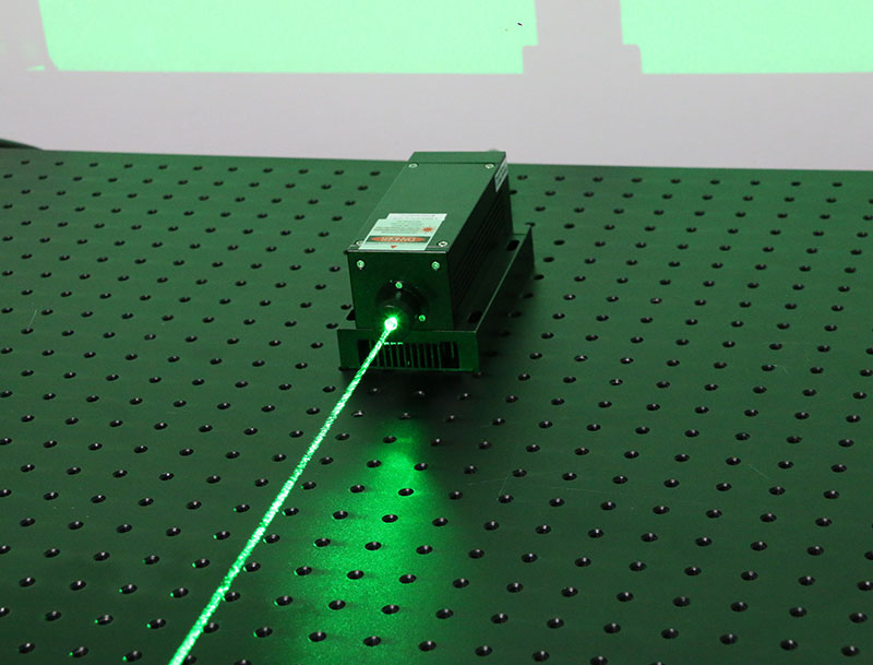 532nm 800mW Haz láser verde Diode Pumped Láser de estado sólido
